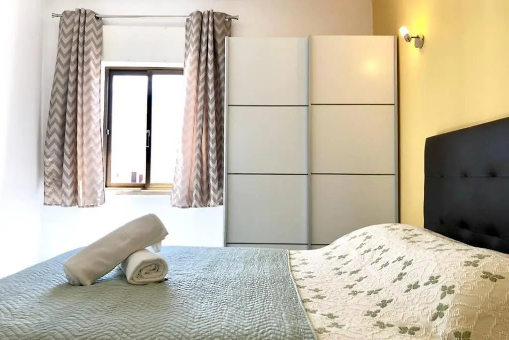 Sea View And Old Town L Close Center And Beach Albufeira Appartamento